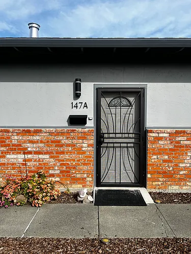 147 Karen Dr #A Photo 1