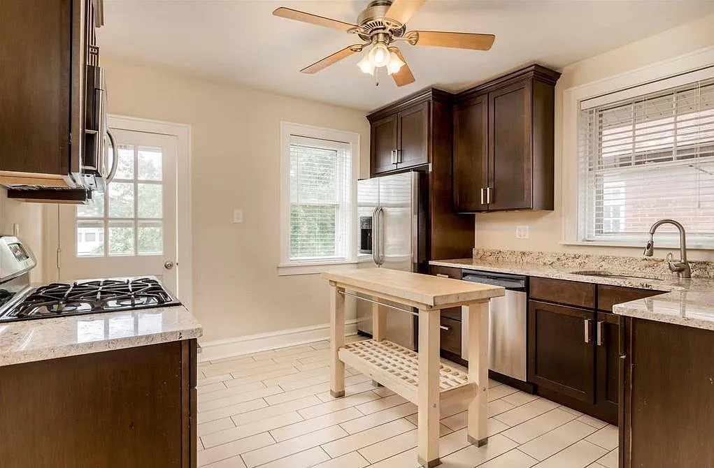 2 bed, 1200 sqft, $1,600 — Photo 4