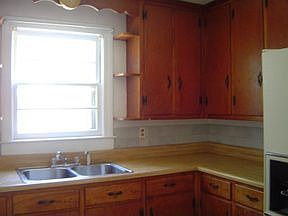 4th image of 1826 N College Ave