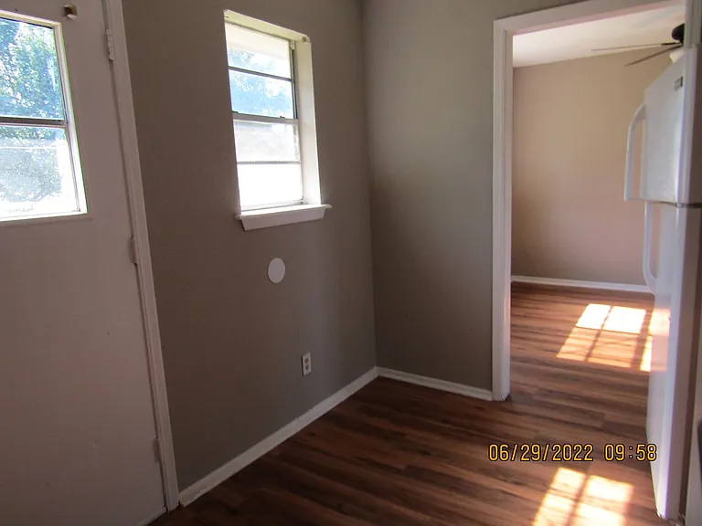 1 NW 28th St — Photo 6