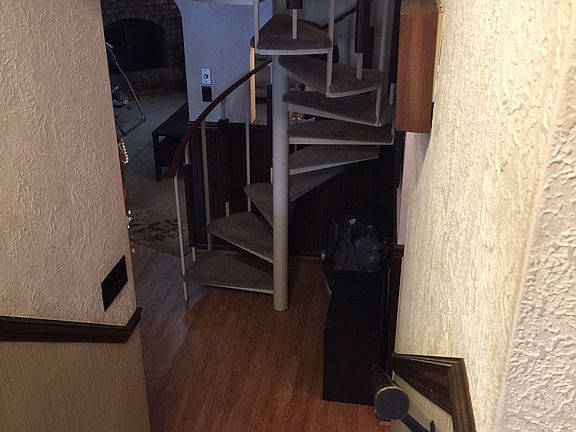 3rd image of 517 Spivak Dr