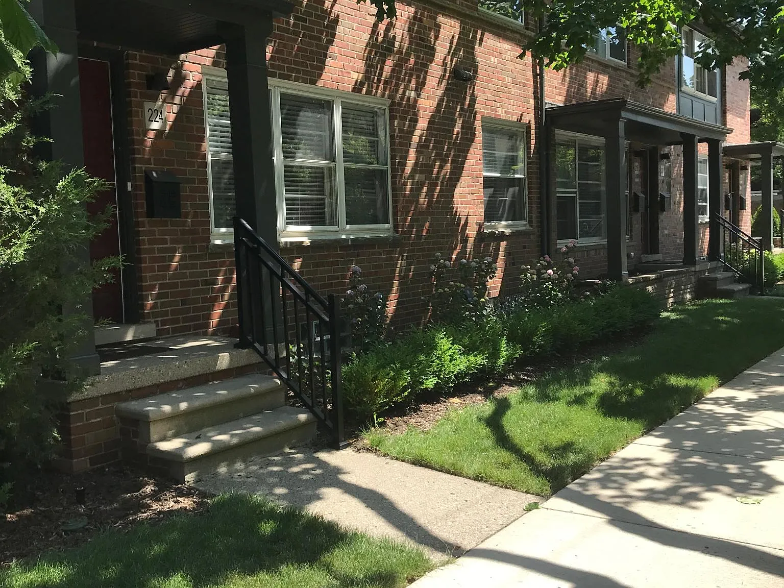1 bed, 650 sqft, $1,400 — Photo 2
