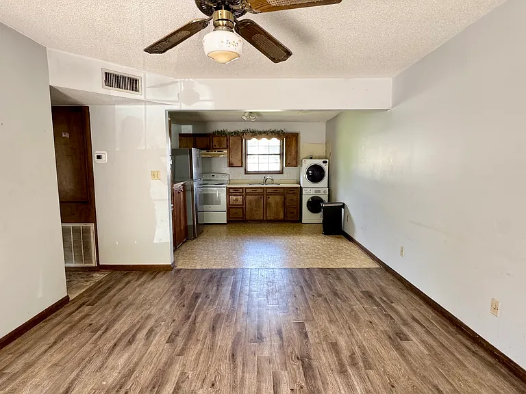 1346 S Post Oak Rd — Photo 3