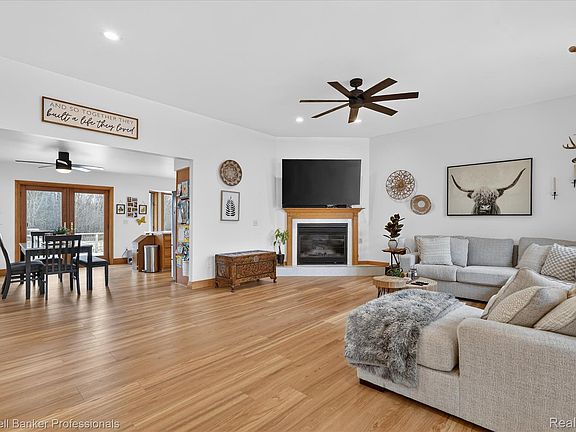 3rd image of 10310 Sharp Rd