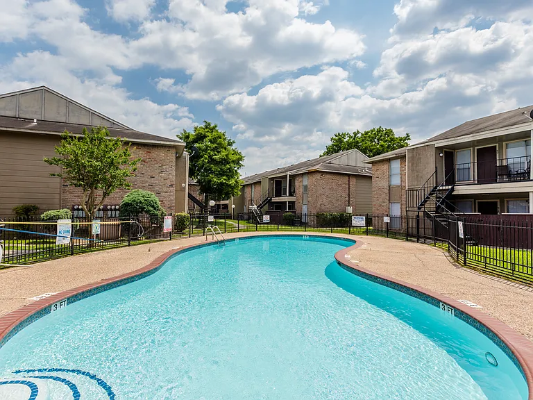Villa Solano Apartments — Photo 11