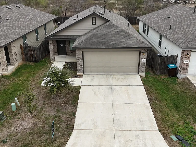 3526 Angus Xing — Photo 1