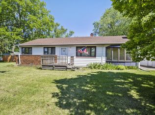 724 69th St, Willowbrook, IL 60527