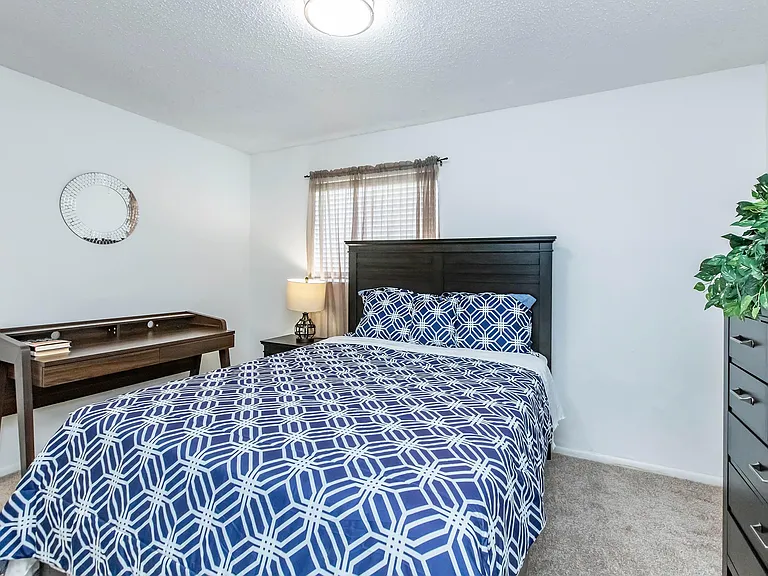 Urban Place Apartments — Photo 33