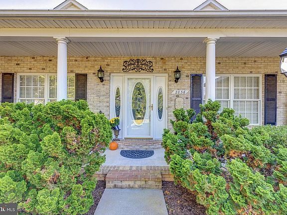 5th image of 2836 Saratoga Dr