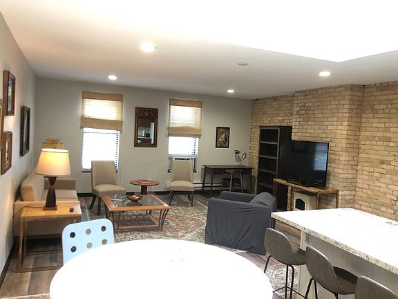3rd image of 820 S 10th St #16