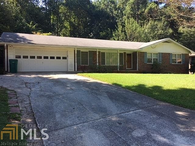 1st image of 640 N Thomas Ln SE
