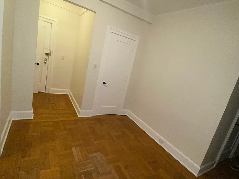 105 W 55th St #9F — Photo 7