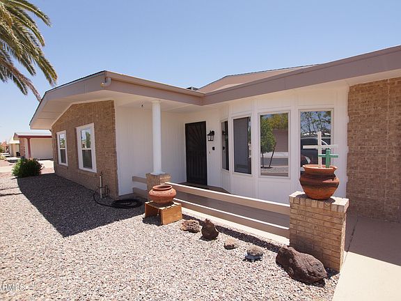 3rd image of 11013 W JACARANDA Drive
