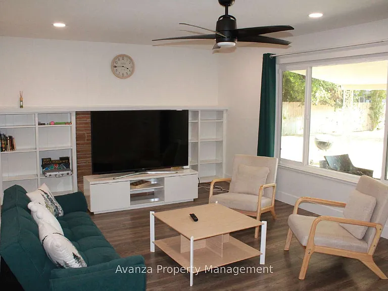 725 W Rialto Ave — Photo 8