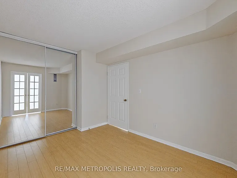 7 Carlton St #810 — Photo 28