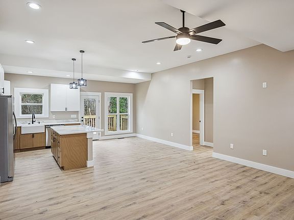 5th image of 105 18th Ave