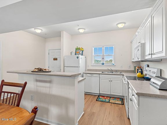 4th image of 4134 Vanessa Drive SE Unit 7