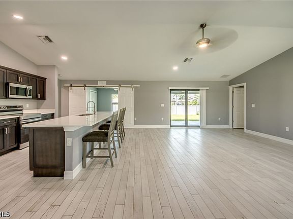 2nd image of 12866 Iona Rd