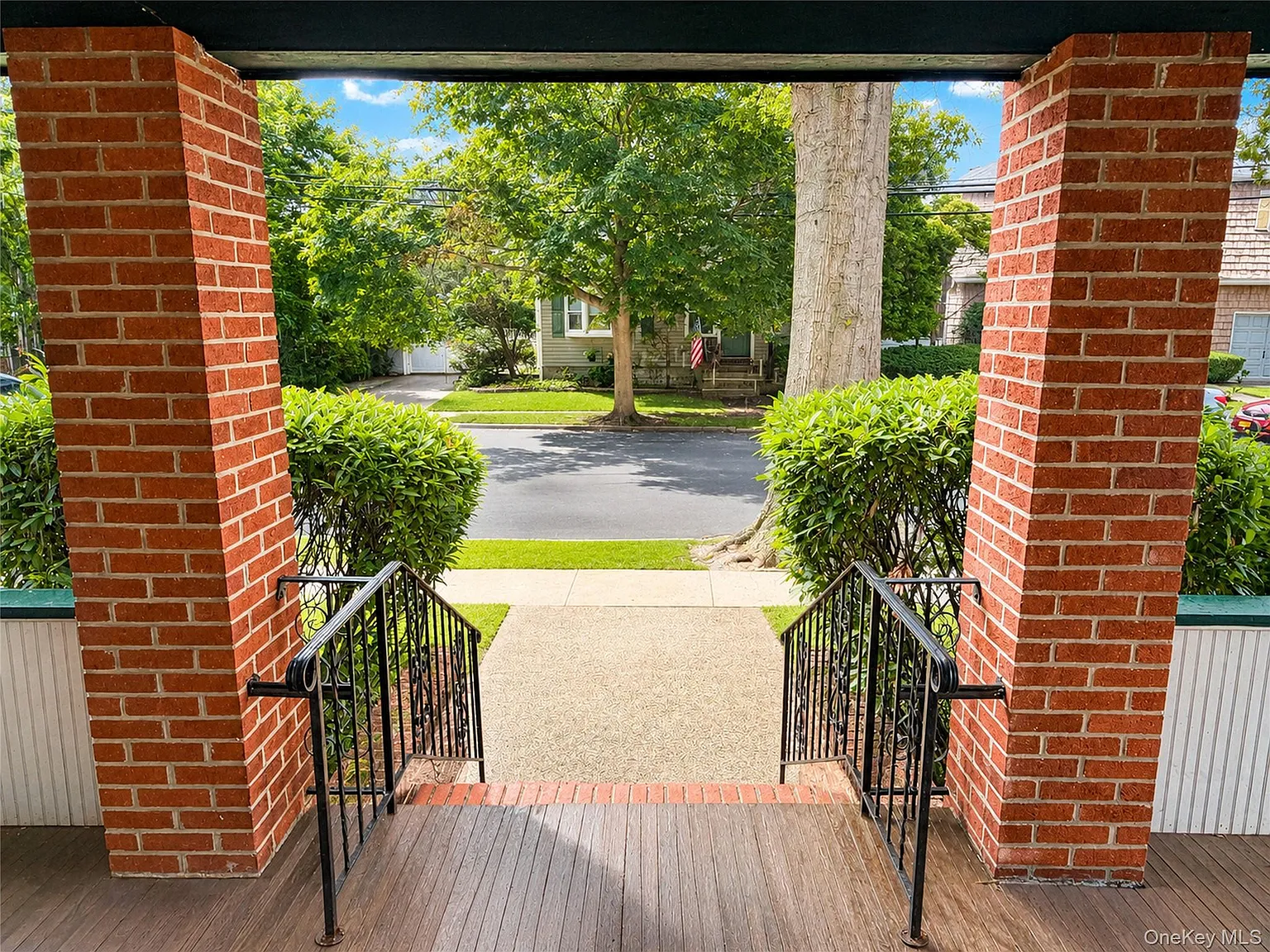 2 bed, 1.0 bath, 2696 sqft, $3,250 — Photo 2