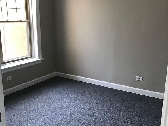 5th image of 5210 N Sawyer Ave #1624