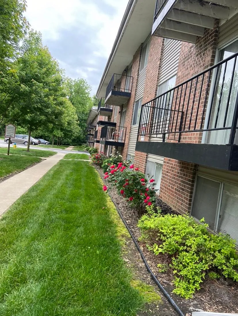 Dellwood Apartments — Photo 1