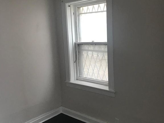 3rd image of 6711 S Langley Ave #1