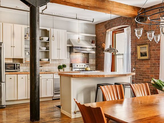 3rd image of 430 Greenwich Street 5w #5W