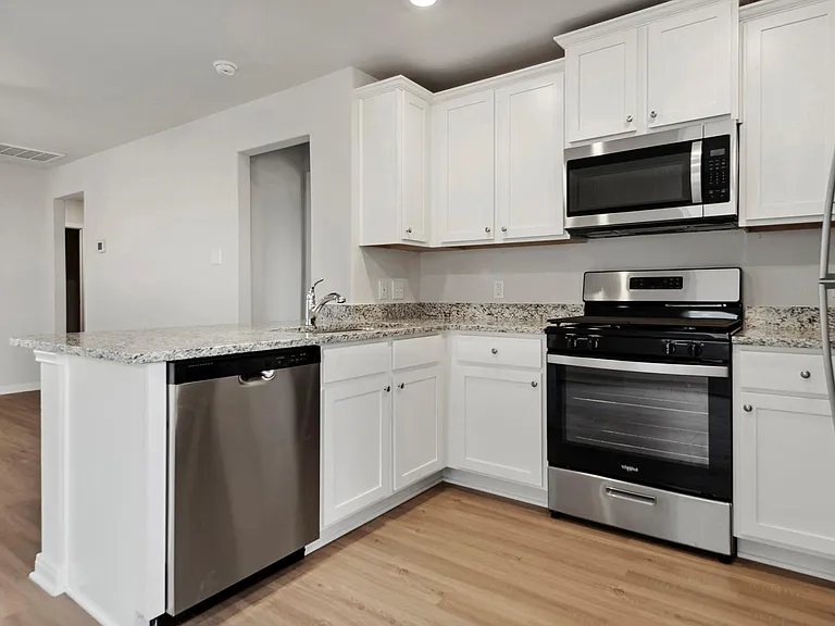 15871 Berry Hill Dr — Photo 8