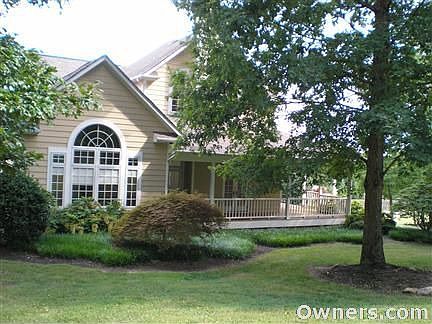 Side w/Master Bedroom windows