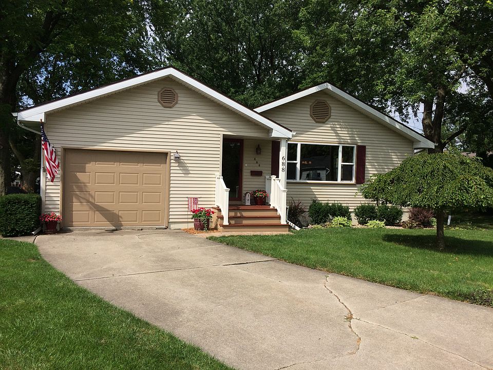 1st image of 688 W Drummond Dr
