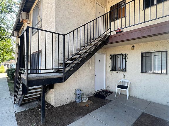 3rd image of 860 E 2nd St