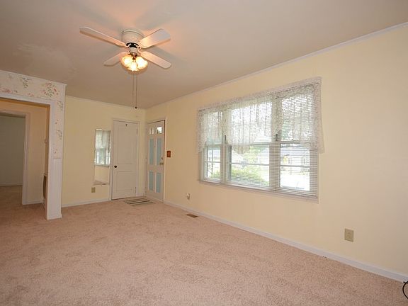 4th image of 718 Fleetwood Dr