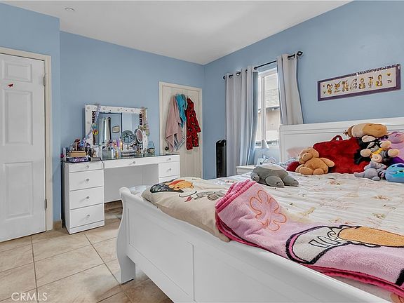 5th image of 706 W 77th St