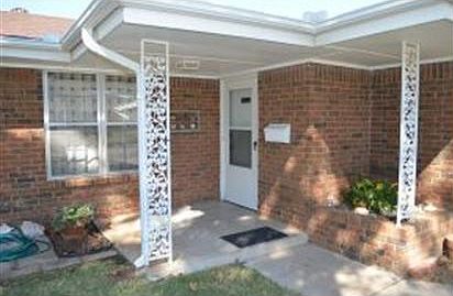 3rd image of 2205 Edgewood Dr