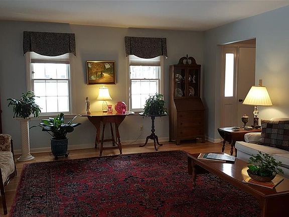 5th image of 15 Nottingham Way S