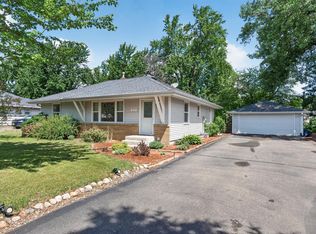 211 92nd Ave NE, Blaine, MN 55434