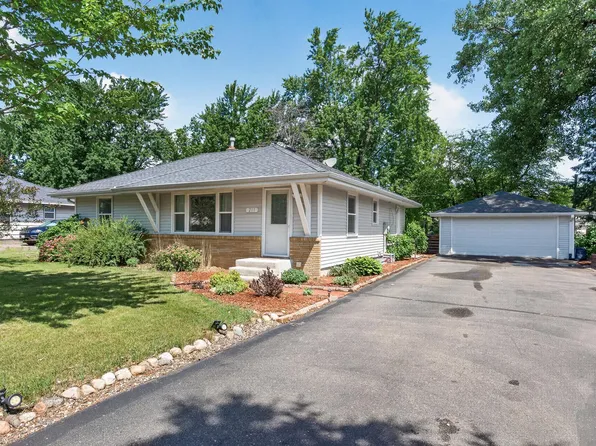 211 92nd Ave NE, Blaine, MN 55434