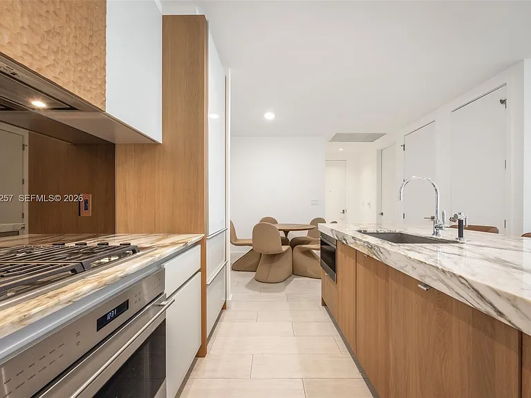 2831 S Bayshore Dr #1701 — Photo 9