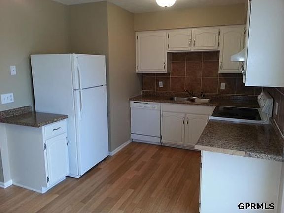 4th image of 6122 S 142nd St