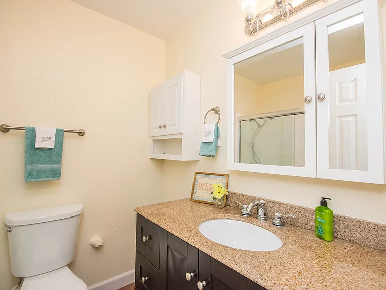 Breakwater Townhomes — Photo 21