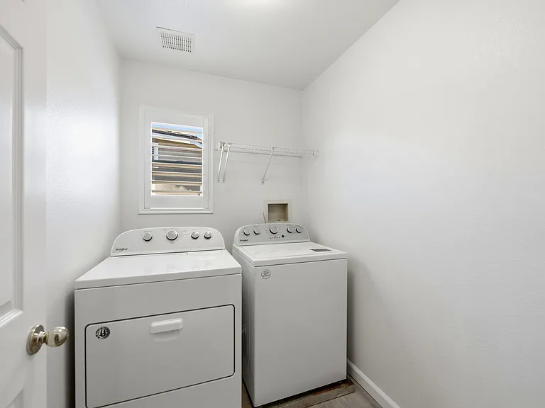 552 Stonehaven Ct — Photo 7