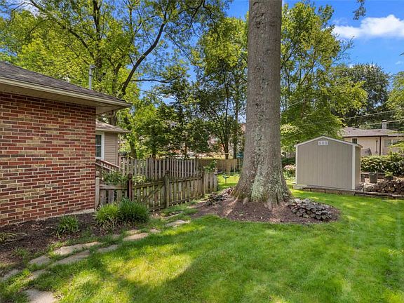 4th image of 1024 Glenbrook Ave