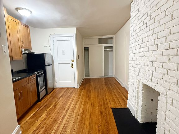 4th image of 5 Jane St #5R