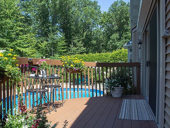 4th image of 26778 Primrose Ln
