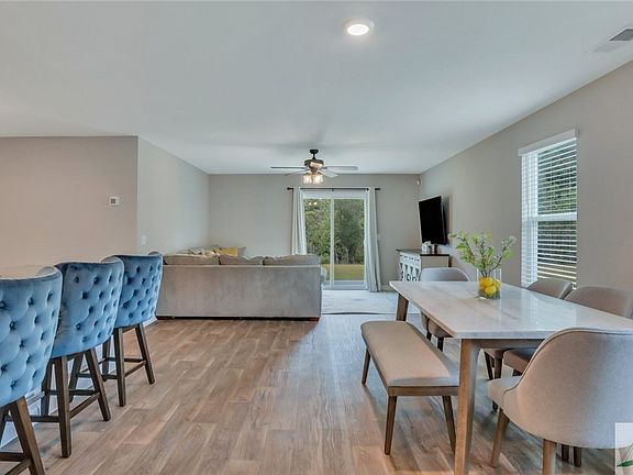 4th image of 102 Cotton Bluff Court