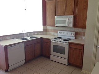 3rd image of 3005 Hollow Valley Dr