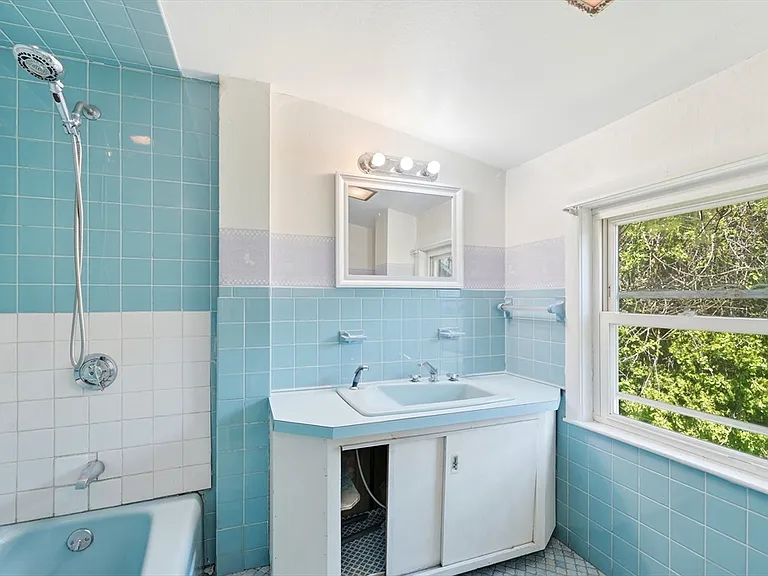 23 Edmund St #2 — Photo 11