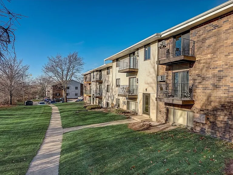 Tosa Village — Photo 9