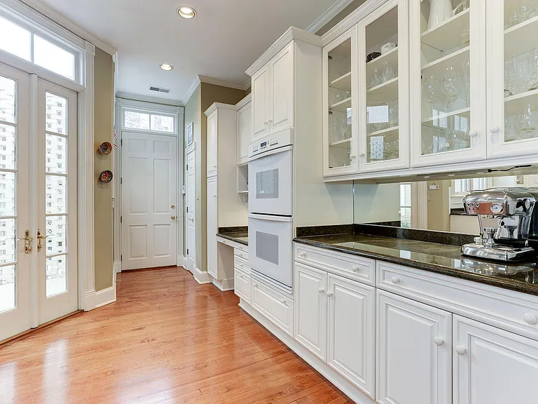 2022 Hillyer Pl NW — Photo 19