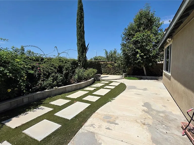11916 Berlyn Dove Ct — Photo 24